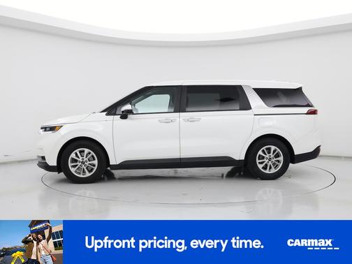 2022 Kia Carnival LX