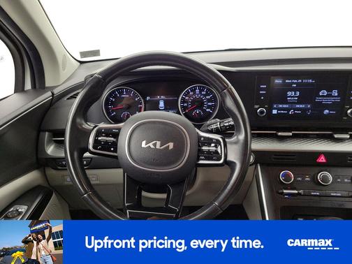 2022 Kia Carnival LX