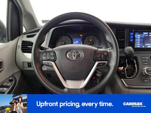 2017 Toyota Sienna LE