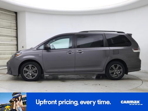 2020 Toyota Sienna SE