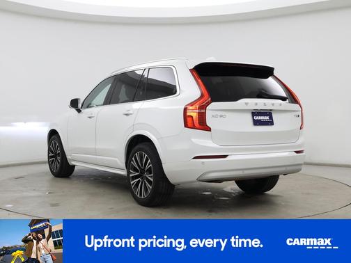 2022 Volvo XC90 T5 Momentum