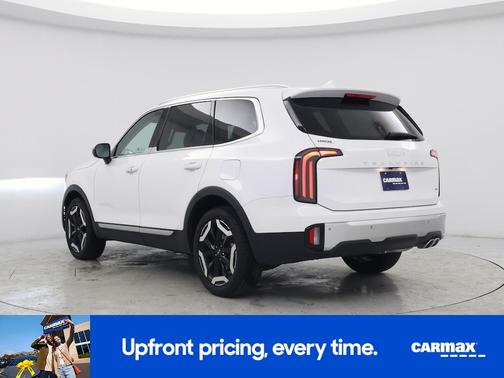 White 2024 Kia Telluride EX