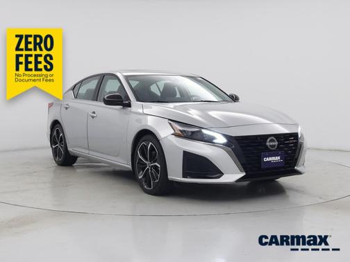Silver 2023 Nissan Altima SR
