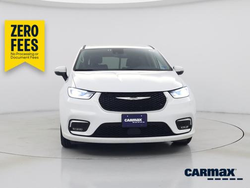 White 2023 Chrysler Pacifica Touring L