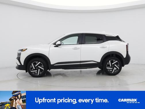 White 2025 Nissan Kicks SV