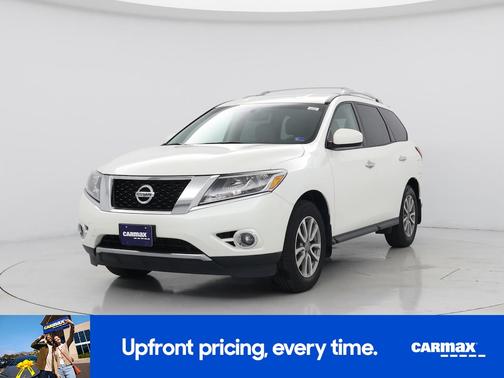 White 2015 Nissan Pathfinder SV