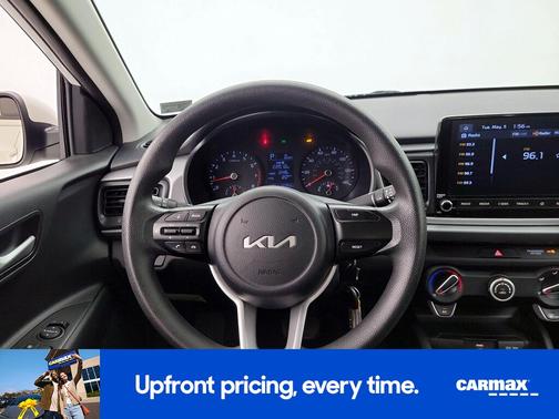 White 2022 Kia Rio LX