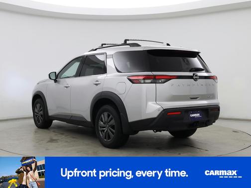 2023 Nissan Pathfinder SV
