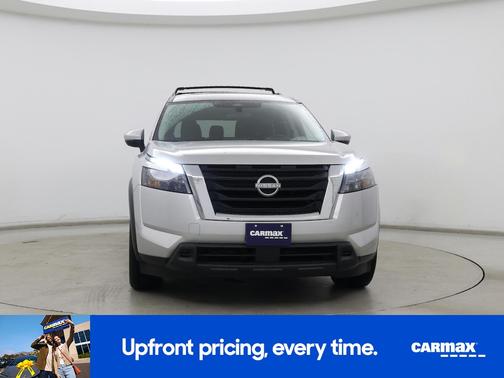 2023 Nissan Pathfinder SV