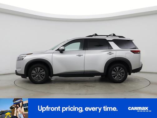 2023 Nissan Pathfinder SV