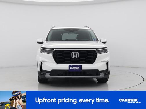 White 2023 Honda Pilot Elite