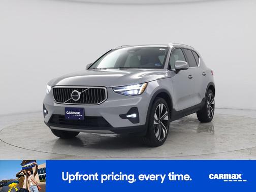 Gray 2024 Volvo XC40 B5 Ultimate Bright Theme