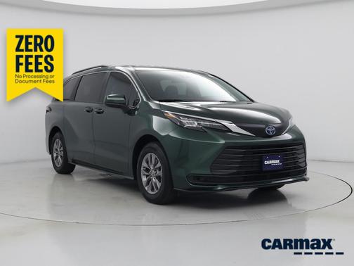 Green 2025 Toyota Sienna LE