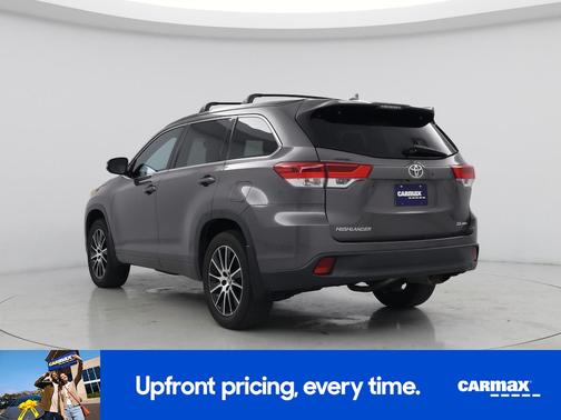 Gray 2017 Toyota Highlander SE