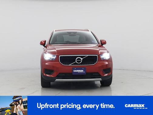 Red 2020 Volvo XC40 T5 Momentum
