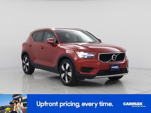Red 2020 Volvo XC40 T5 Momentum