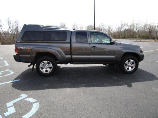 2014 Toyota Tacoma Base