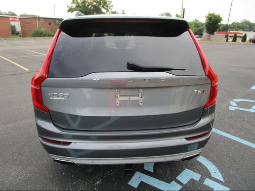 Osmium Grey Metallic 2016 Volvo XC90 T6 Momentum