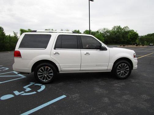 2016 Lincoln Navigator Select