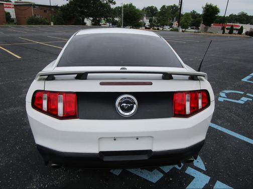 Performance White 2011 Ford Mustang GT Premium