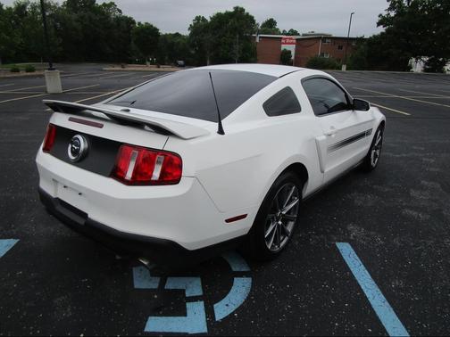Performance White 2011 Ford Mustang GT Premium