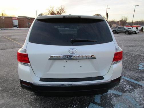 2013 Toyota Highlander SE