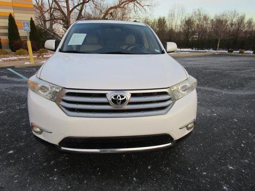 2013 Toyota Highlander SE