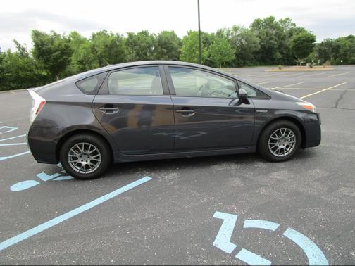 Winter Gray Metallic 2010 Toyota Prius IV