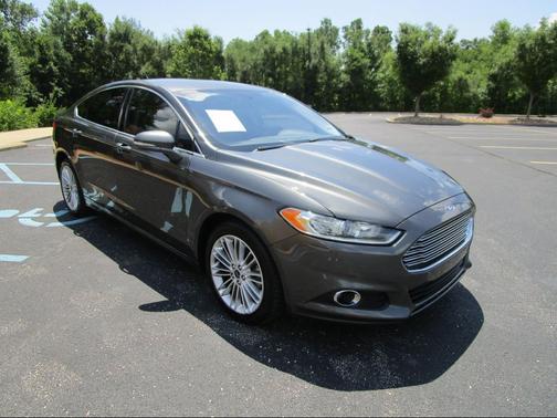 Magnetic Gray Metallic 2016 Ford Fusion SE