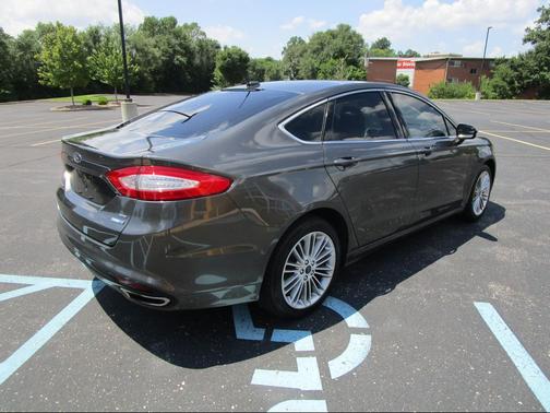 Magnetic Gray Metallic 2016 Ford Fusion SE