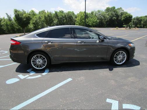 Magnetic Gray Metallic 2016 Ford Fusion SE