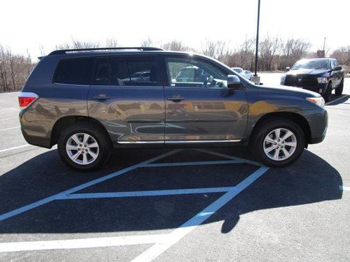 2013 Toyota Highlander SE