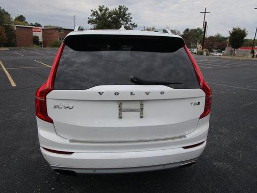 2017 Volvo XC90 T6 Momentum