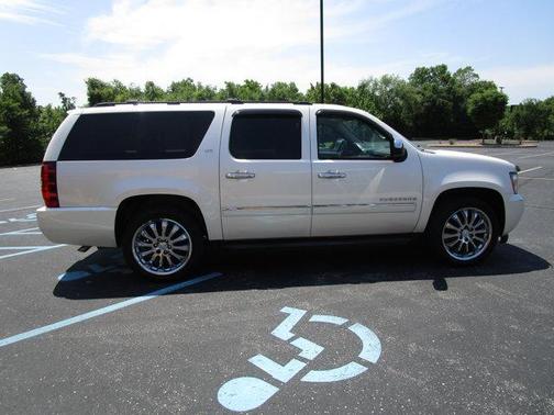 White Diamond Pearl 2013 Chevrolet Suburban 1500 LTZ