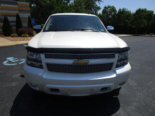 White Diamond Pearl 2013 Chevrolet Suburban 1500 LTZ