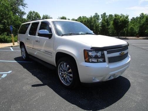 White Diamond Pearl 2013 Chevrolet Suburban 1500 LTZ