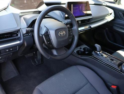 2025 Toyota Prius LE