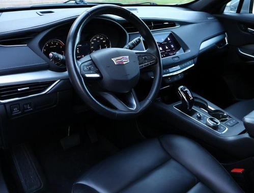 2023 Cadillac XT4 Premium Luxury
