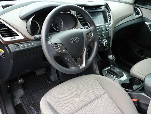2017 Hyundai SANTA FE SE