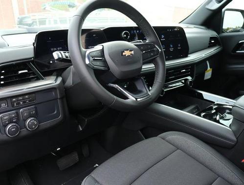 2025 Chevrolet Suburban LS