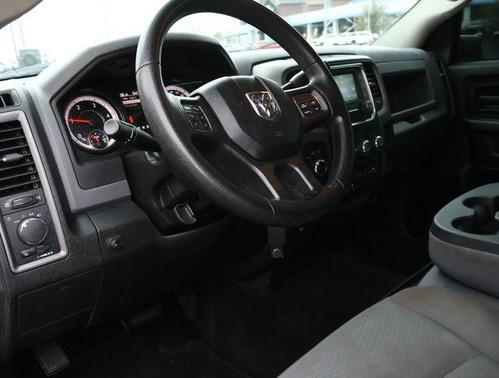 2017 RAM 2500 Tradesman Crew Cab 4x4 6'4' Box