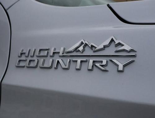 Polar White Tricoat 2026 Chevrolet Tahoe 4WD High Country