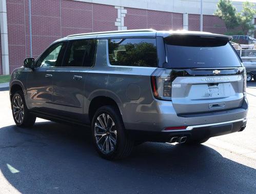 2025 Chevrolet Suburban 4WD High Country