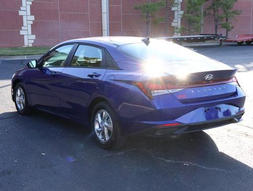 2023 Hyundai ELANTRA SE