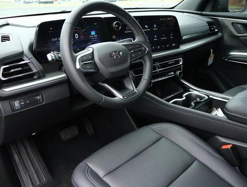 Sterling Gray Metallic 2026 Chevrolet Traverse LT