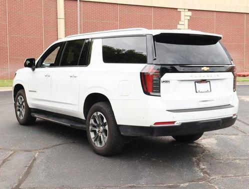 2025 Chevrolet Suburban LS
