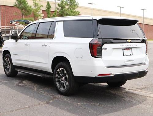 2025 Chevrolet Suburban LS