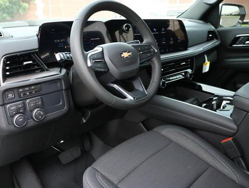 2025 Chevrolet Suburban LS