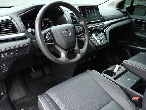 White 2025 Honda Odyssey Elite