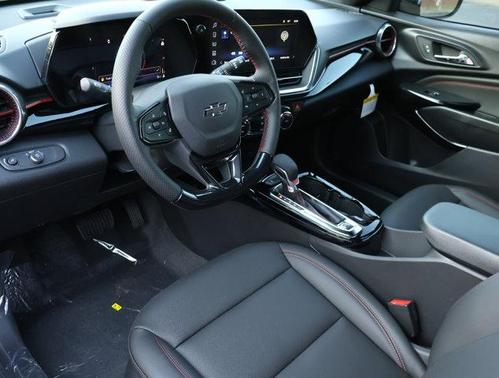 Mosaic Black Metallic 2026 Chevrolet Trax FWD 2RS